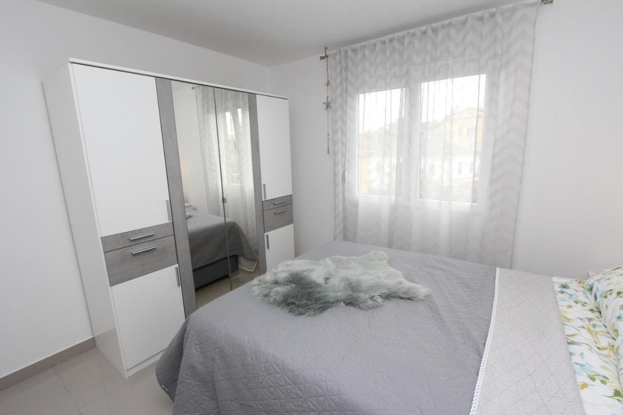 Apartment Sorriso 2 Rovinj Exterior photo